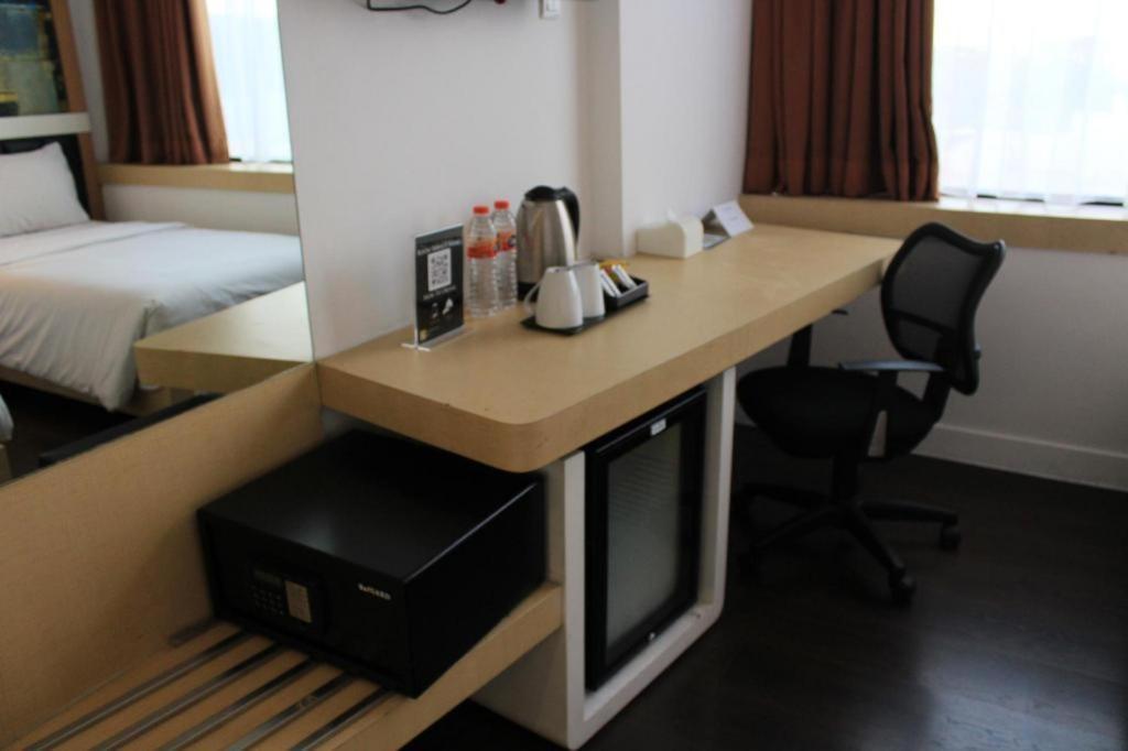 Brits Hotel Karawang Zewnętrze zdjęcie
