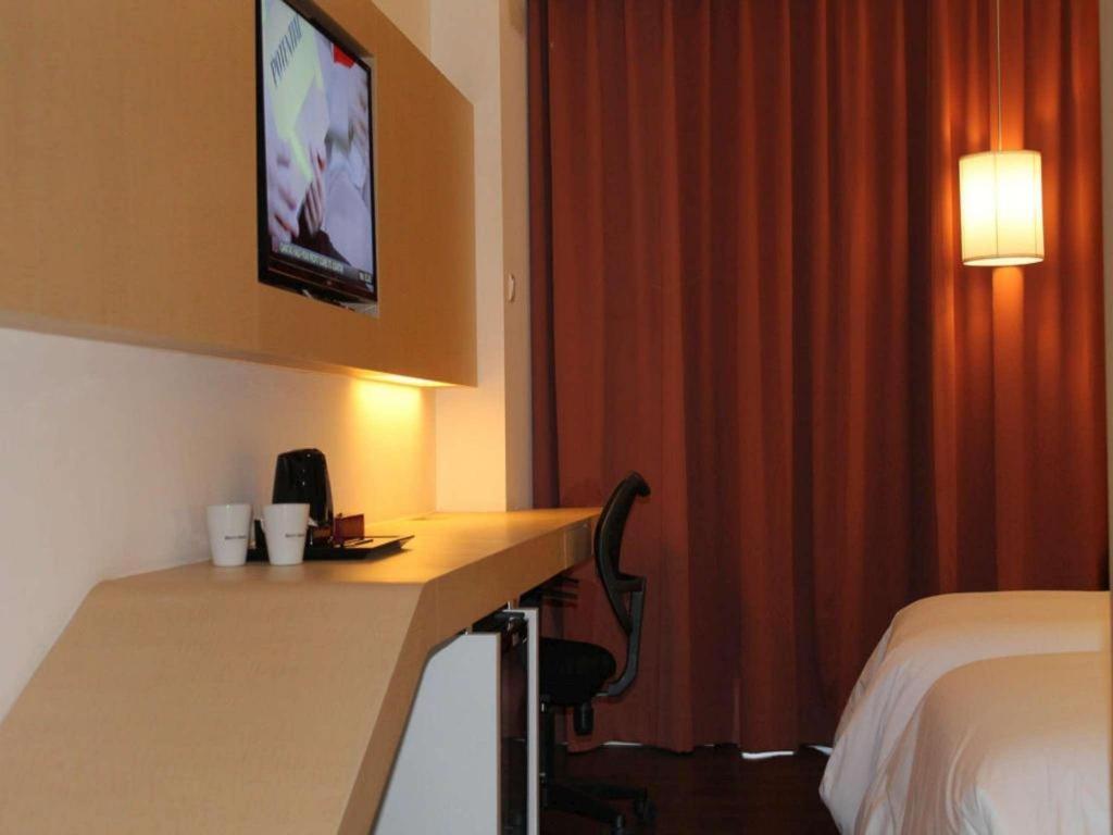 Brits Hotel Karawang Zewnętrze zdjęcie