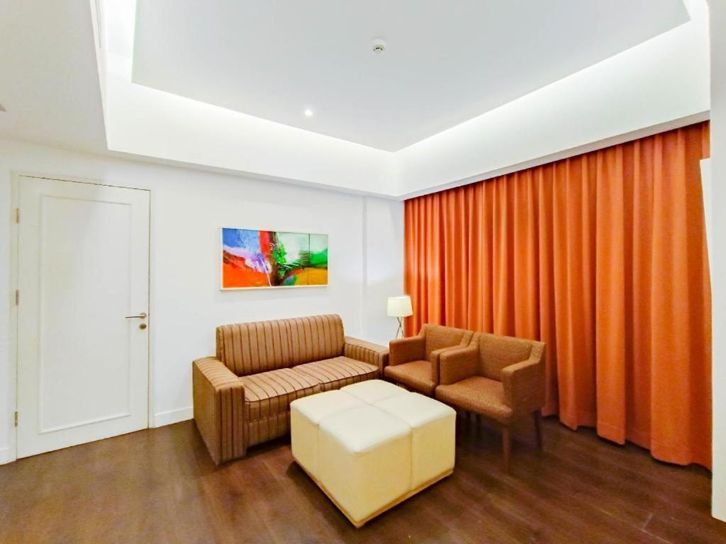 Brits Hotel Karawang Zewnętrze zdjęcie