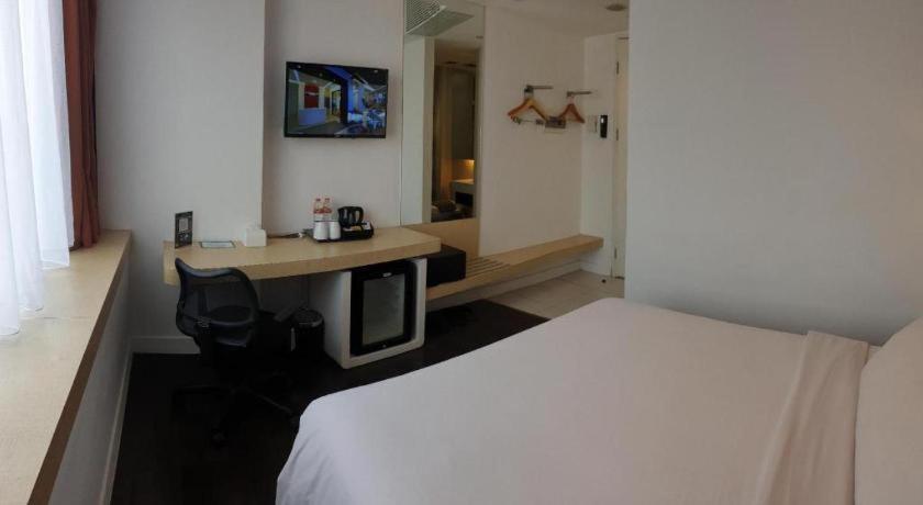 Brits Hotel Karawang Zewnętrze zdjęcie