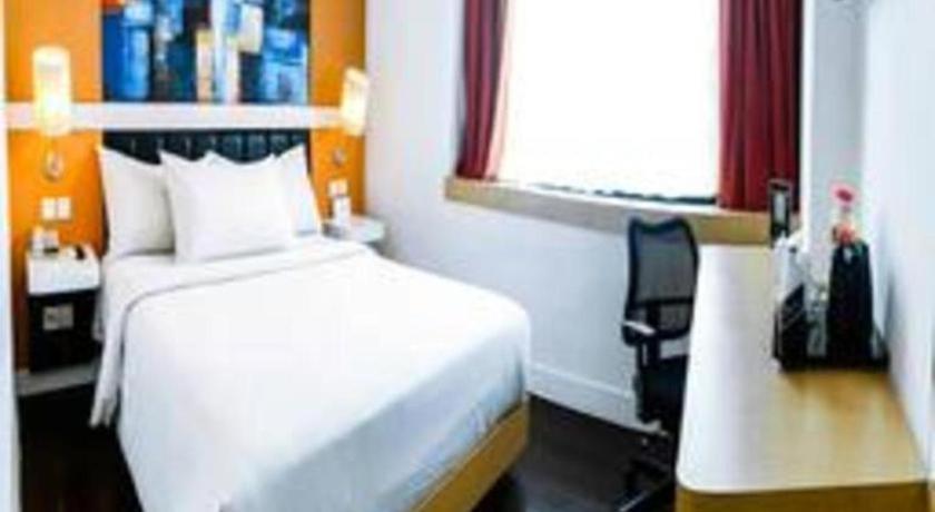 Brits Hotel Karawang Zewnętrze zdjęcie