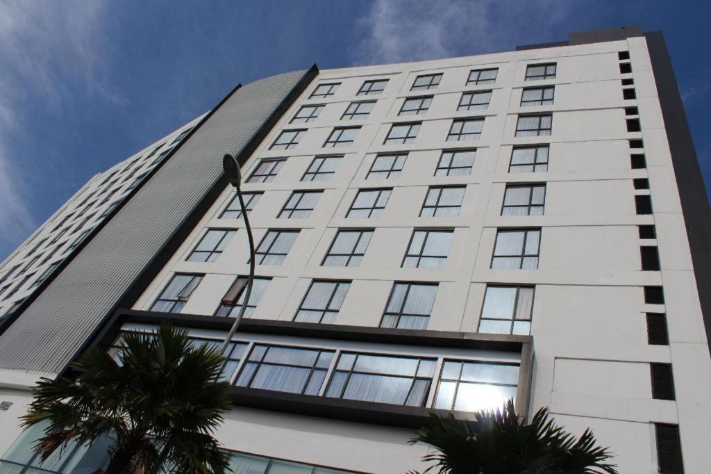 Brits Hotel Karawang Zewnętrze zdjęcie